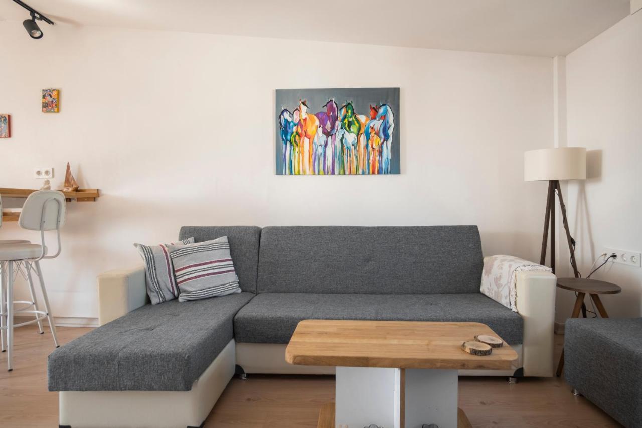 Central, Cozy, 15 Min Walk To The Beach, Fast Wi-Fi, Free Parking, 4Ppl Bodrum Exterior foto