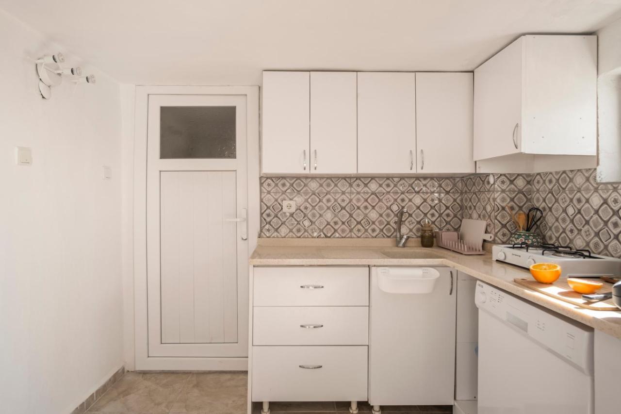 Central, Cozy, 15 Min Walk To The Beach, Fast Wi-Fi, Free Parking, 4Ppl Bodrum Exterior foto